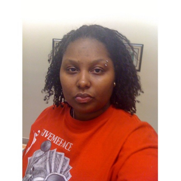 Meet your Posher, Shanique - Picture 1 of 1